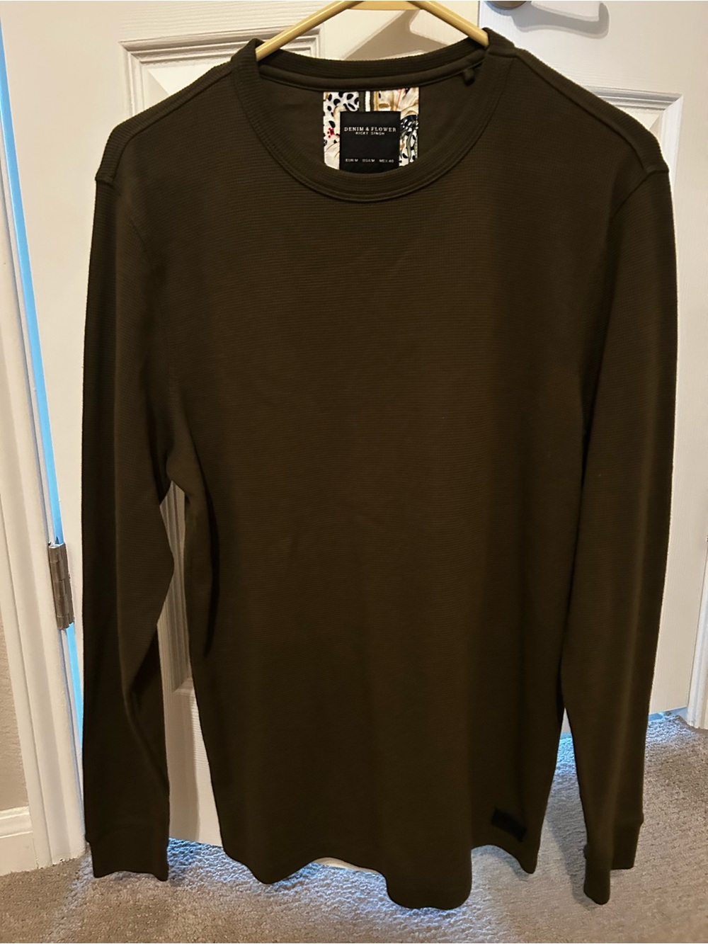 Mens Thermal Olive Long Sleeve Size Medium